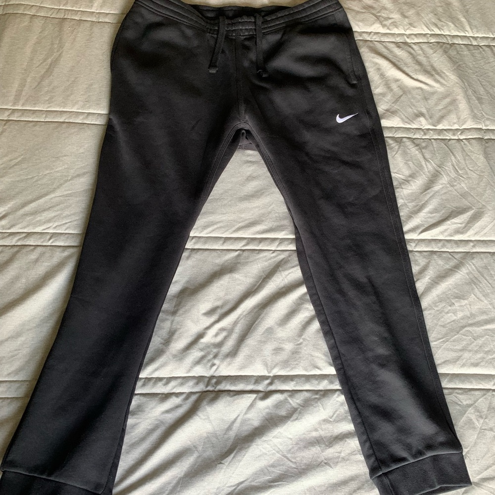 Nike Men’s Black Jogger Sweatpants